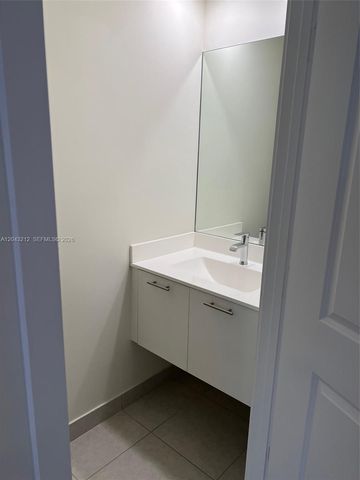 10270 NW 66 ST 105, Doral, FL 33178
