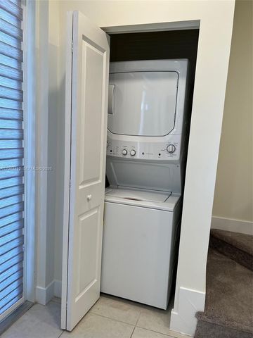 10270 NW 66 ST 105, Doral, FL 33178