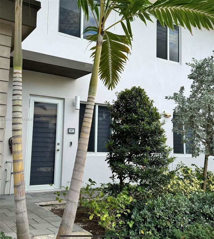 10270 NW 66 ST 105, Doral, FL 33178