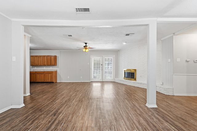 417 Lakeside Drive, Irving, TX 75062
