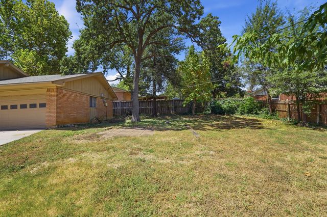 417 Lakeside Drive, Irving, TX 75062