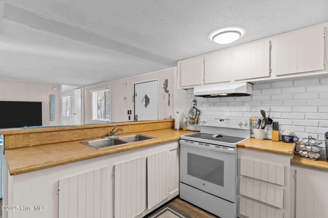 220 NE 68th Street, Oak Island, NC 28465