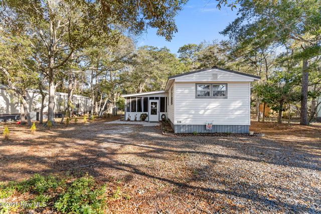 220 NE 68th Street, Oak Island, NC 28465