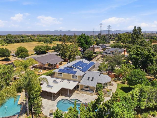 1460 Oak Canyon Court, San Jose, CA 95120