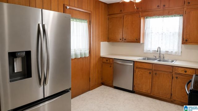 2801 9TH STREET NE, Center Point, AL 35215