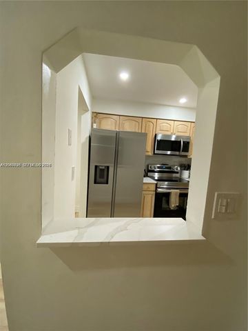 1200 Tallwood Avenue 302, Hollywood, FL 33021