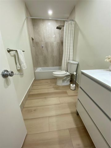 1200 Tallwood Avenue 302, Hollywood, FL 33021