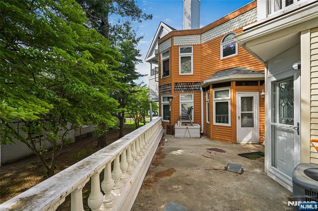100 1st Street, Keyport, NJ 07735