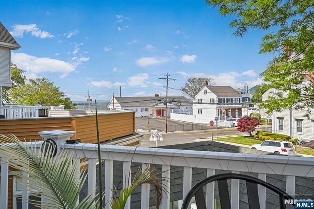 100 1st Street, Keyport, NJ 07735