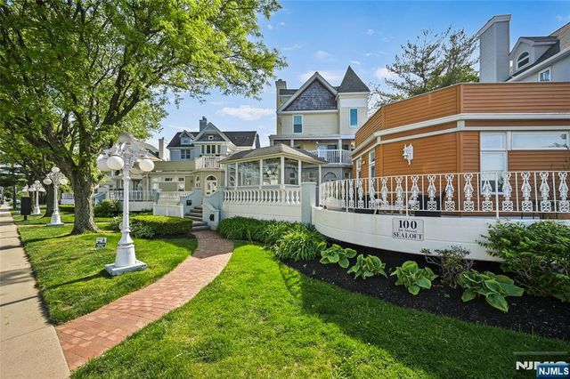 100 1st Street, Keyport, NJ 07735