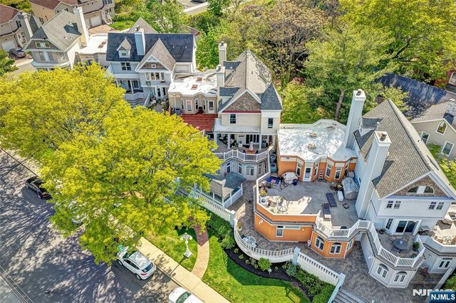 100 1st Street, Keyport, NJ 07735