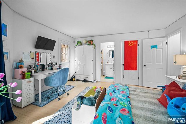 100 1st Street, Keyport, NJ 07735
