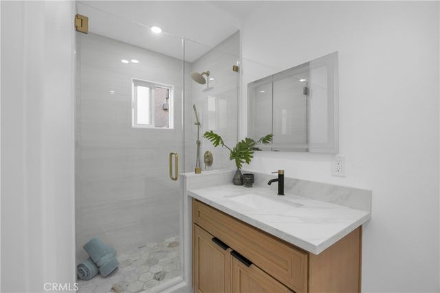 40 Claremont, Long Beach, CA 90803