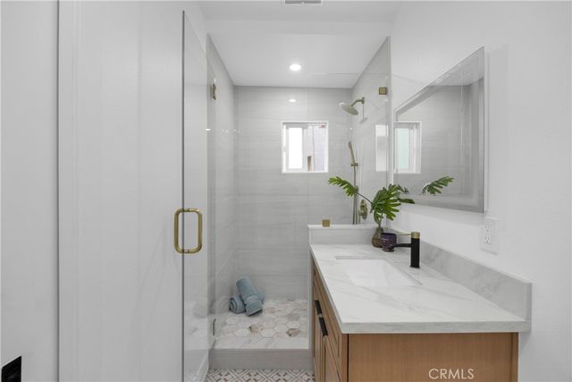 40 Claremont, Long Beach, CA 90803