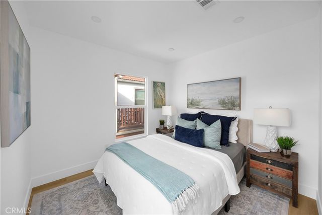 40 Claremont, Long Beach, CA 90803
