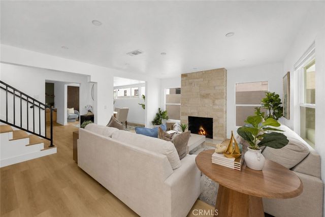 40 Claremont, Long Beach, CA 90803