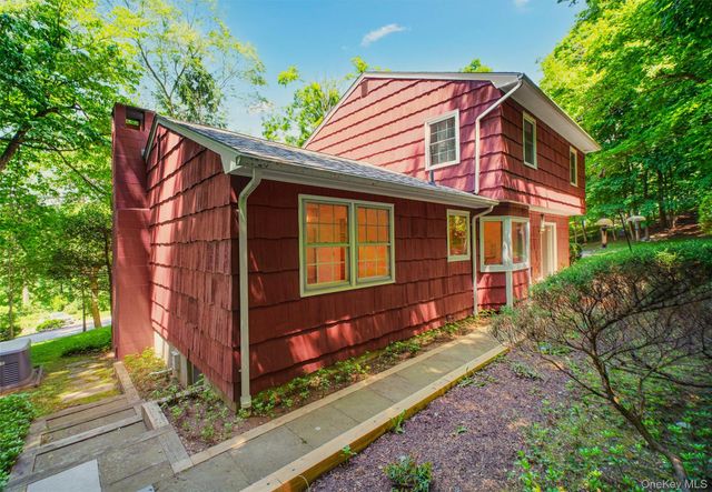 1096 Sunset Street, Yorktown Heights, NY 10598