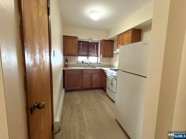 402 Farnham Avenue 1, Lodi, NJ 07644