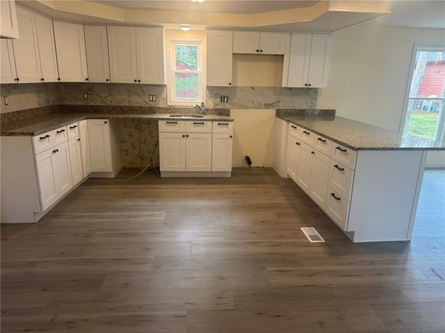 6 Hide-a-way, Coventry, RI 02816