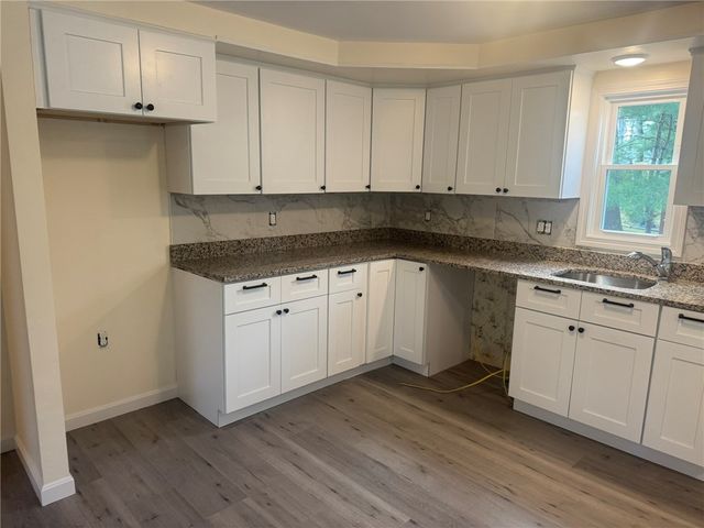 6 Hide-a-way, Coventry, RI 02816