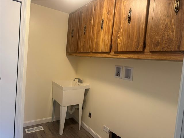 6 Hide-a-way, Coventry, RI 02816