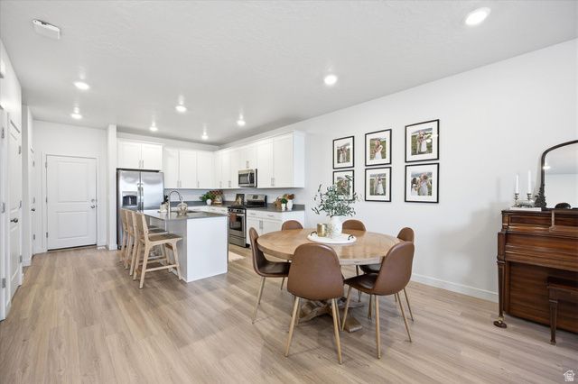 969 W SUNSPEAR DR, Saratoga Springs, UT 84045