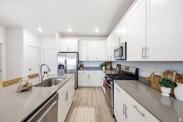 969 W SUNSPEAR DR, Saratoga Springs, UT 84045