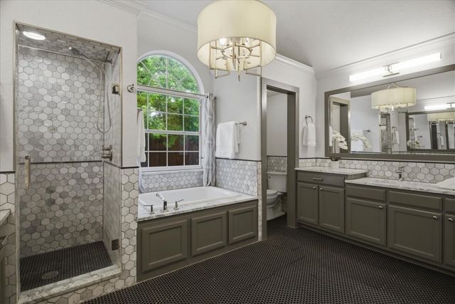 2205 Stanley Avenue, Fort Worth, TX 76110