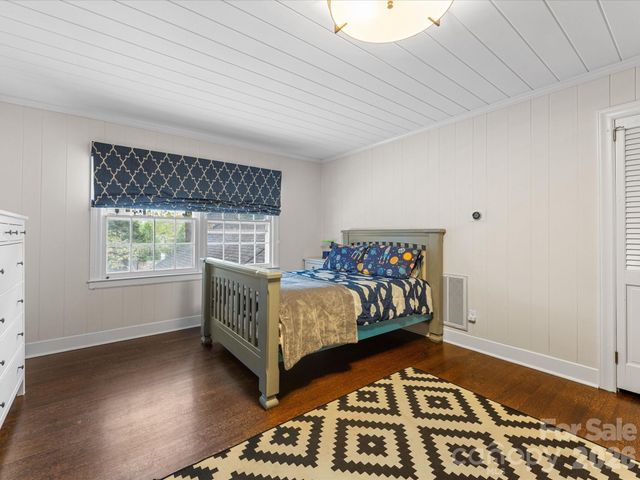 1201 Belgrave Place, Charlotte, NC 28203