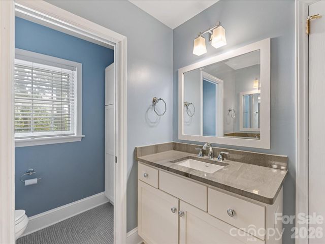 1201 Belgrave Place, Charlotte, NC 28203