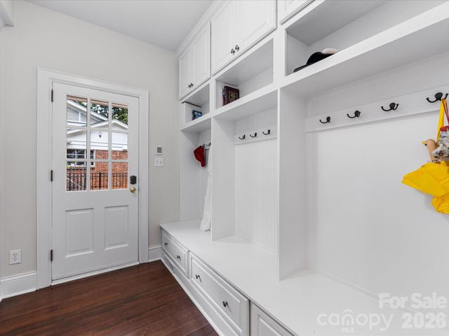 1201 Belgrave Place, Charlotte, NC 28203