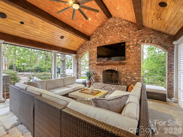 1201 Belgrave Place, Charlotte, NC 28203