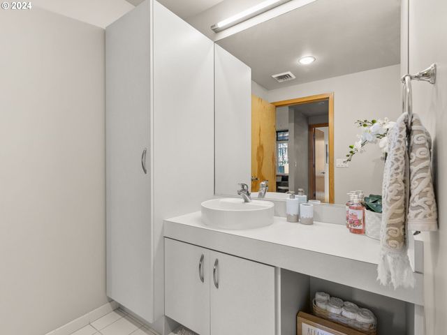 1255 Nw 9TH Ave, Portland, OR 97209