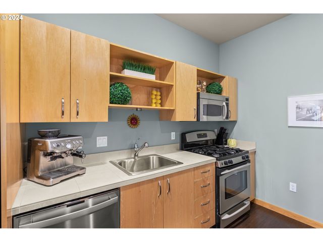 1255 Nw 9TH Ave, Portland, OR 97209