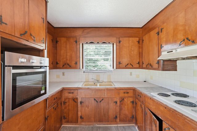 2114 keathley Drive, Conway, AR 72034