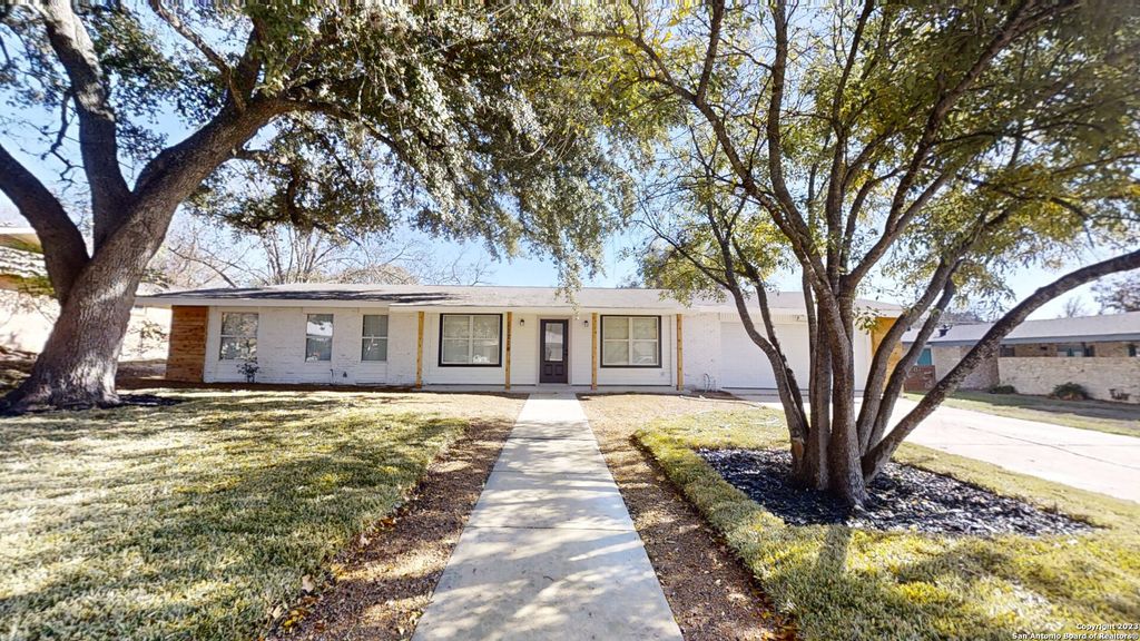 11214 JANET LEE DR, San Antonio, TX 78230