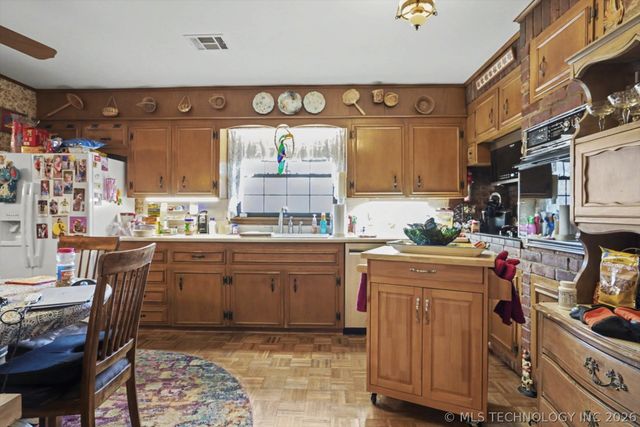 3755 S Braden Avenue, Tulsa, OK 74135