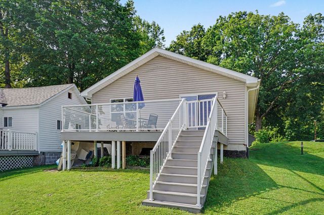 47292 Woodland Drive, Bangor, MI 49013