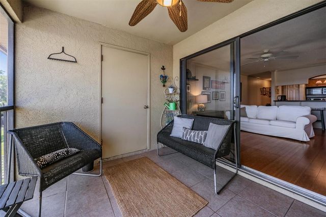 10103 SAILWINDS BOULEVARD N 201, Largo, FL 33773