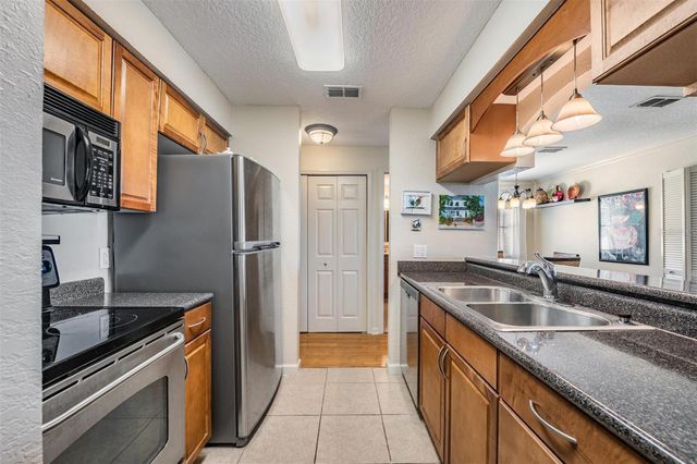 10103 SAILWINDS BOULEVARD N 201, Largo, FL 33773