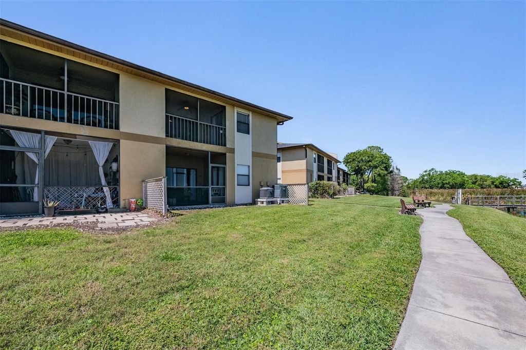 Image 37 of property listing at 10103 SAILWINDS BOULEVARD N 201, Largo, FL 33773