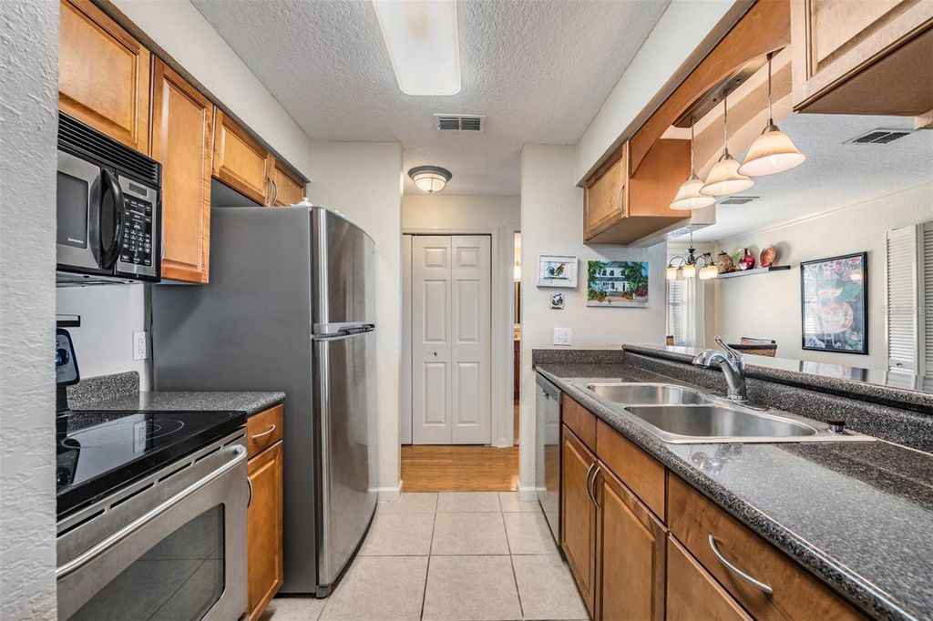 Image 5 of property listing at 10103 SAILWINDS BOULEVARD N 201, Largo, FL 33773