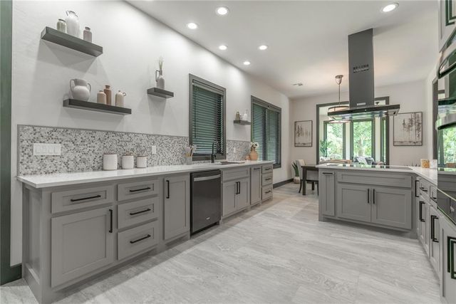 10124 NE 4th Street, Oklahoma City, OK 73130