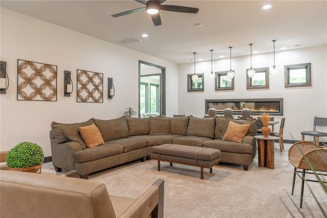 10124 NE 4th Street, Oklahoma City, OK 73130