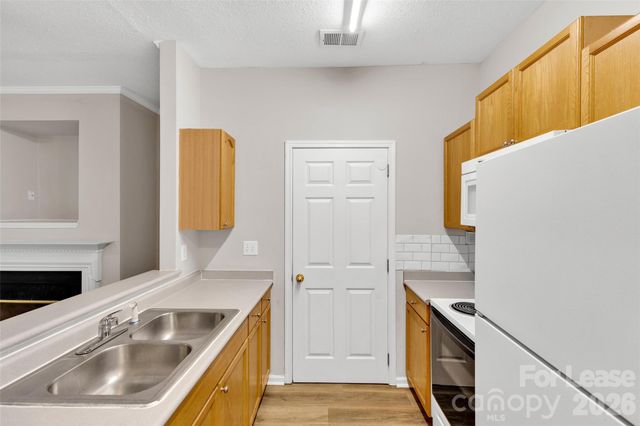 6349 Mallard View Lane, Charlotte, NC 28269