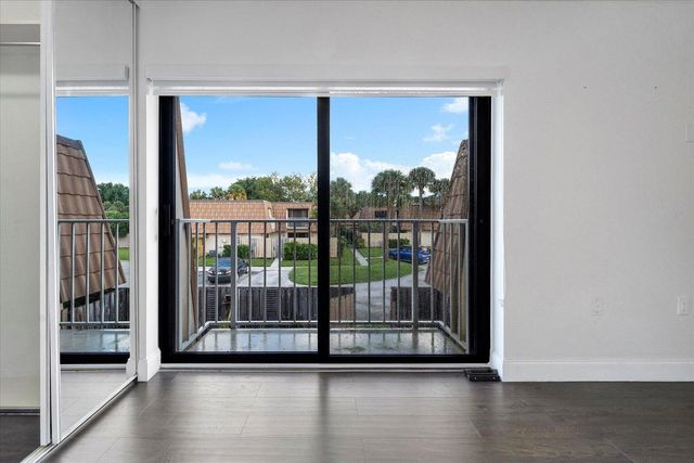 557 Green Springs Place, West Palm Beach, FL 33409