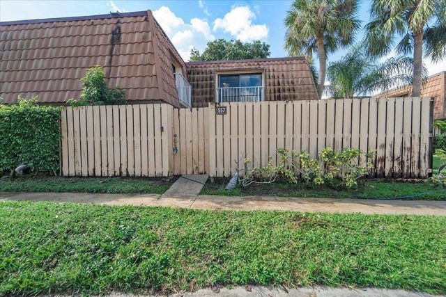557 Green Springs Place, West Palm Beach, FL 33409