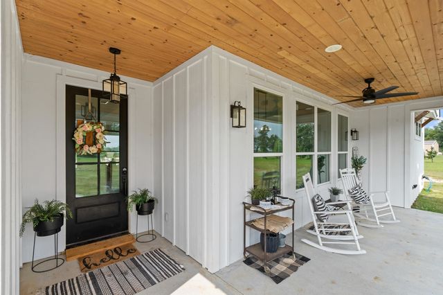 136 Clydesdale Ct, Gilmer, TX 75645