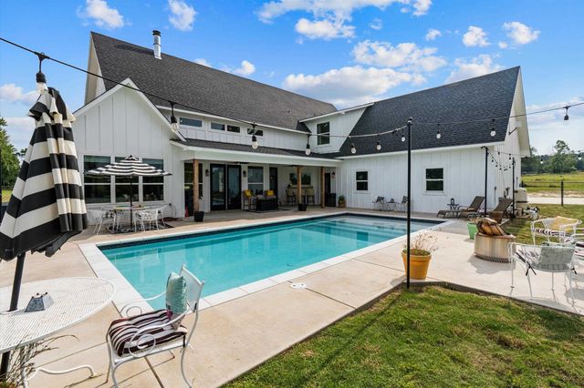 136 Clydesdale Ct, Gilmer, TX 75645