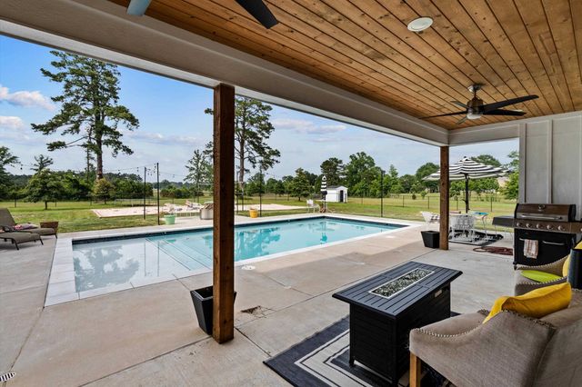 136 Clydesdale Ct, Gilmer, TX 75645